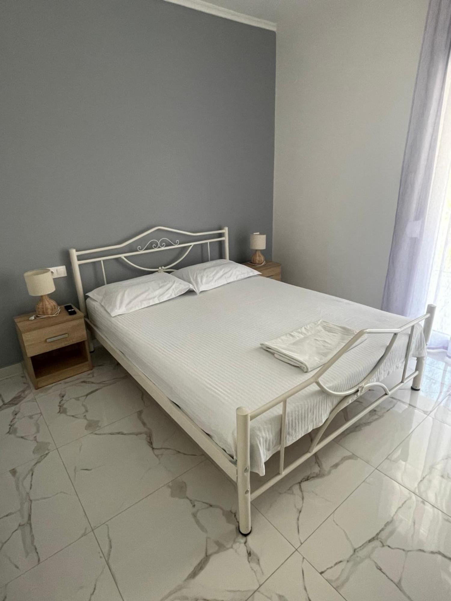 Antonis Apartment Paralia Dionysiou Quarto foto